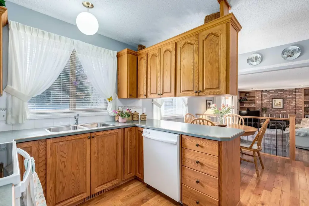 107 Valhalla Crescent NW Calgary AB T3A 1Z7