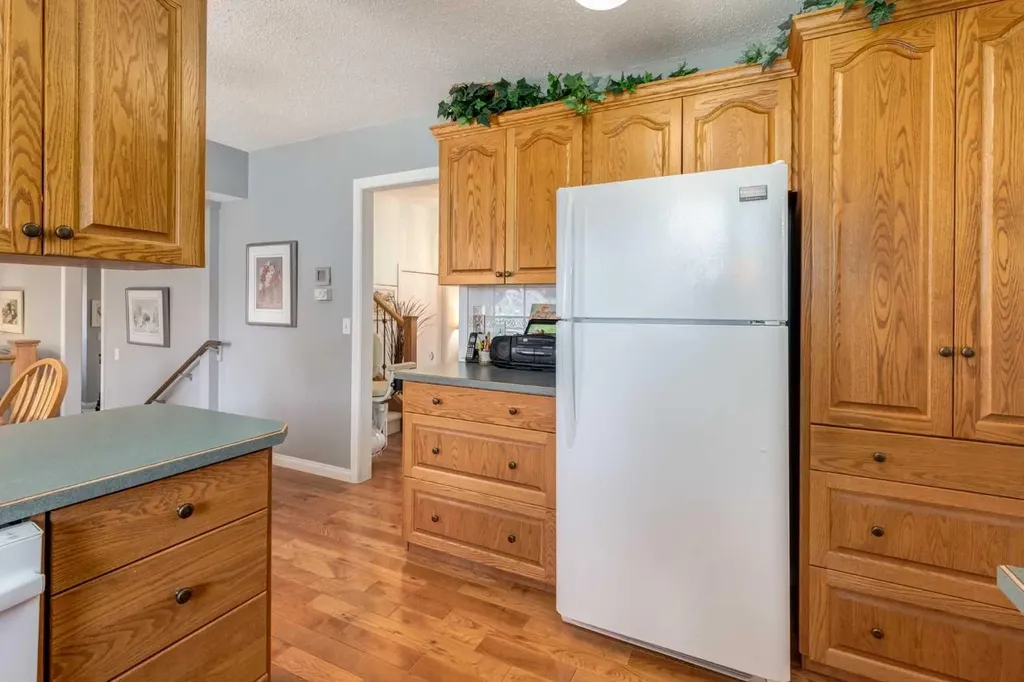 107 Valhalla Crescent NW Calgary AB T3A 1Z7