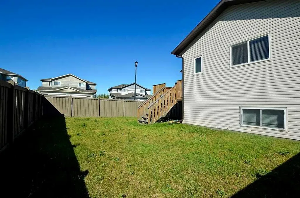 9029 80a Avenue Grande Prairie AB T8X 0P1