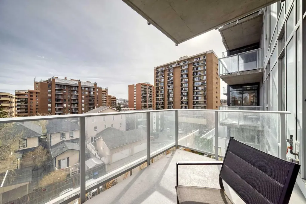 1319 14 Avenue SW Calgary AB T3C 0W3