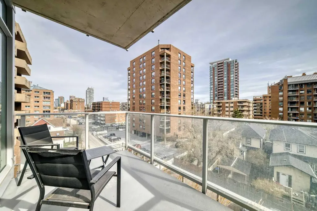 1319 14 Avenue SW Calgary AB T3C 0W3
