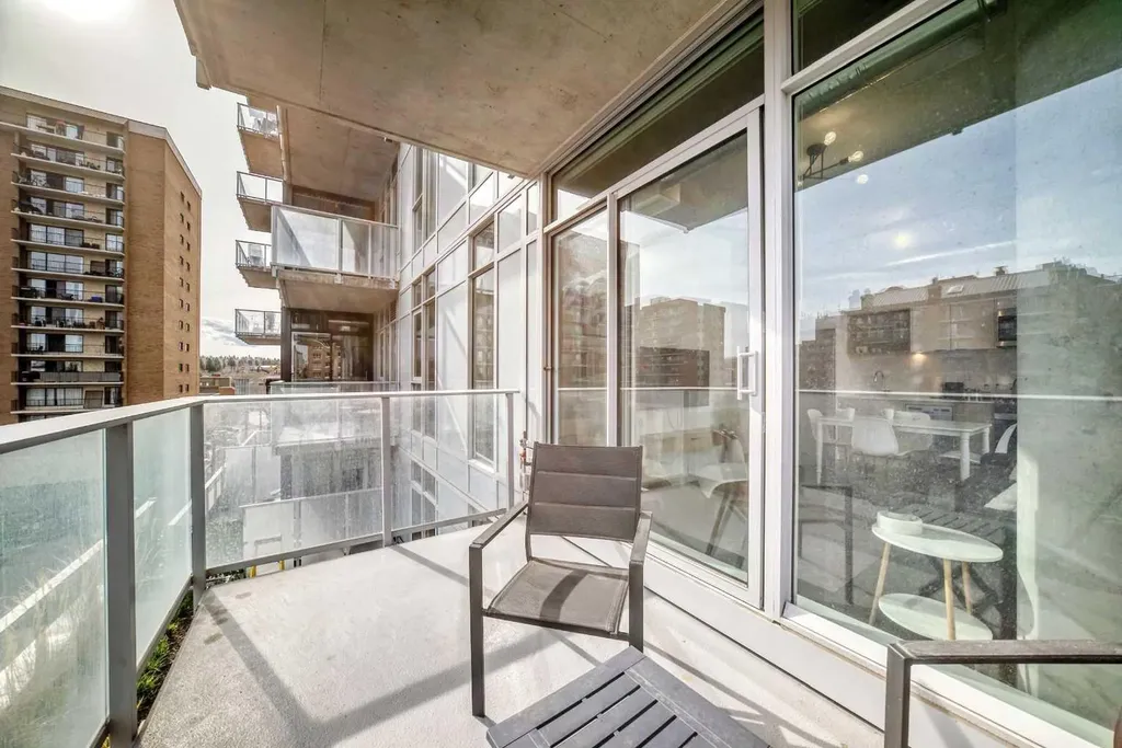 1319 14 Avenue SW Calgary AB T3C 0W3