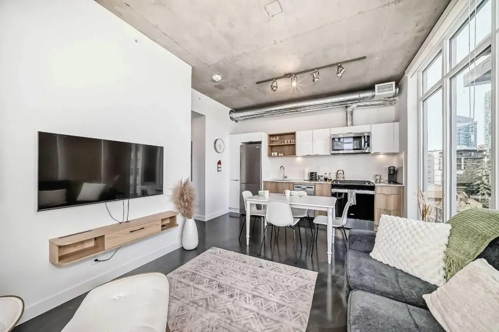 1319 14 Avenue SW Calgary AB T3C 0W3