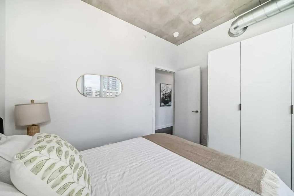 1319 14 Avenue SW Calgary AB T3C 0W3