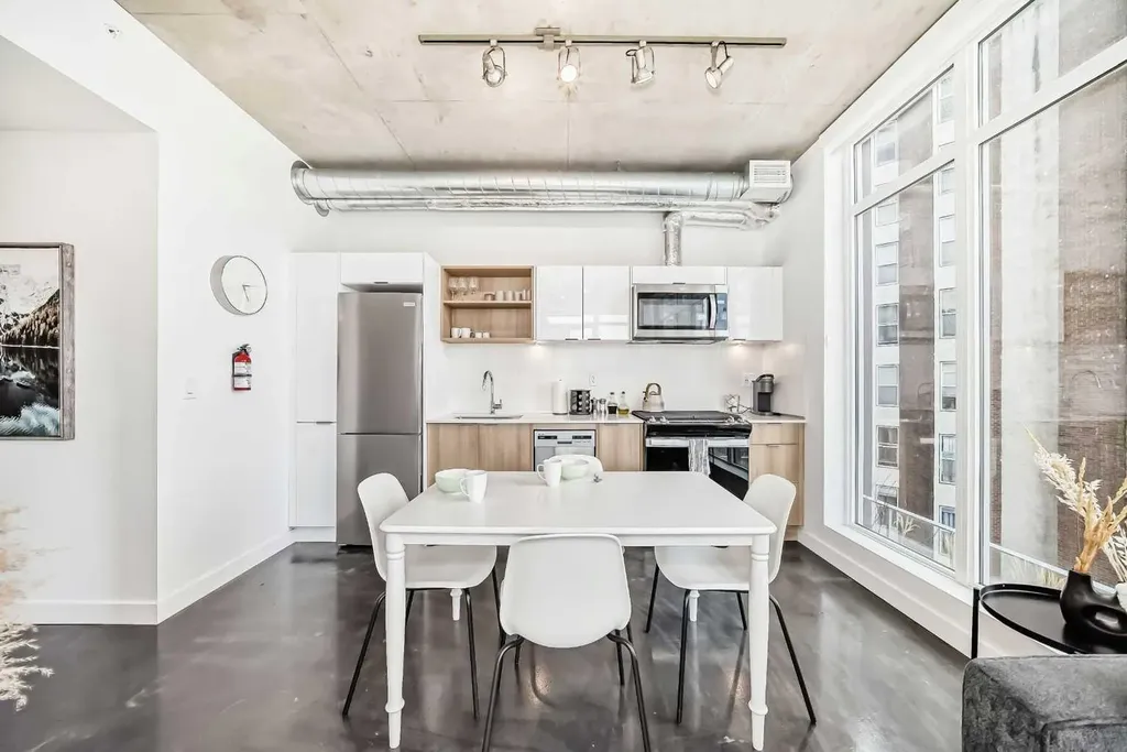 1319 14 Avenue SW Calgary AB T3C 0W3