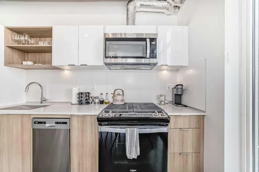 1319 14 Avenue SW Calgary AB T3C 0W3