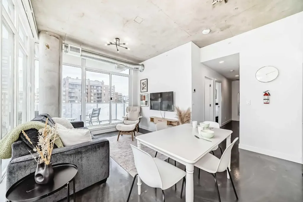 1319 14 Avenue SW Calgary AB T3C 0W3