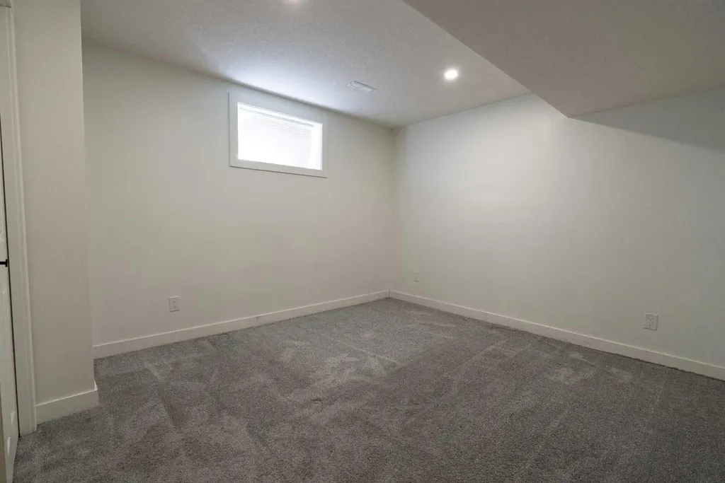 11211 93 Street Grande Prairie AB T8V1Y5