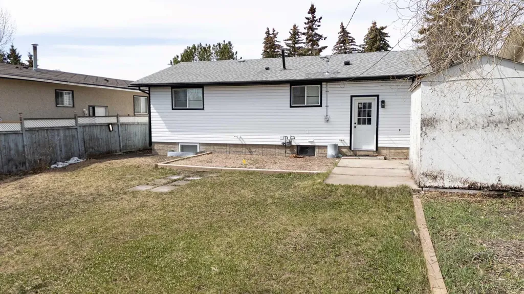 11211 93 Street Grande Prairie AB T8V1Y5