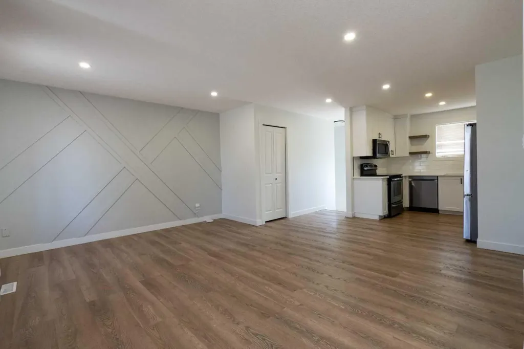 11211 93 Street Grande Prairie AB T8V1Y5