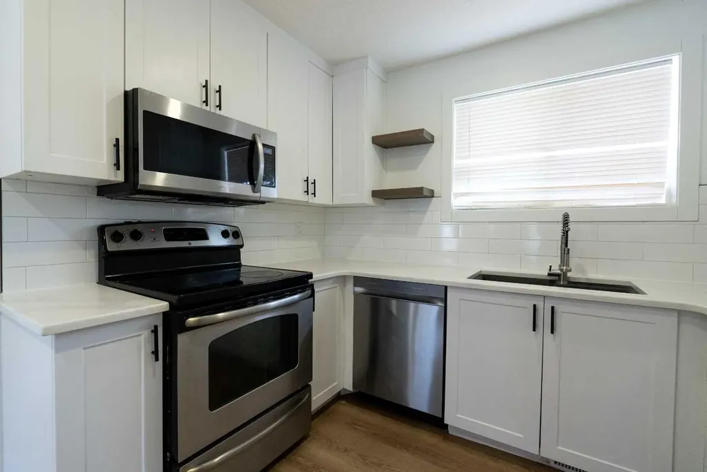 11211 93 Street Grande Prairie AB T8V1Y5