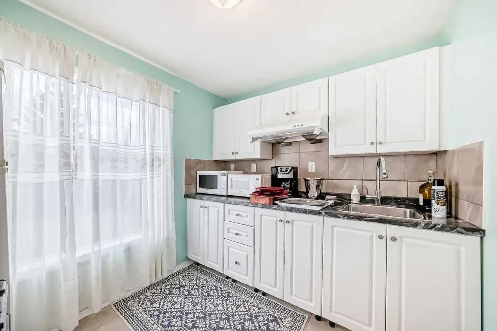 264 Hawkmount Close Calgary AB T3G 3Z4