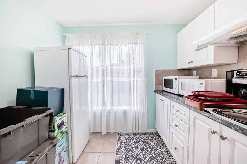 264 Hawkmount Close Calgary AB T3G 3Z4