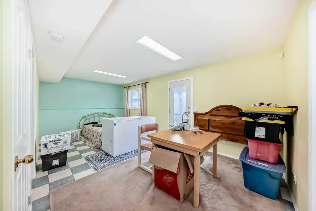 264 Hawkmount Close Calgary AB T3G 3Z4