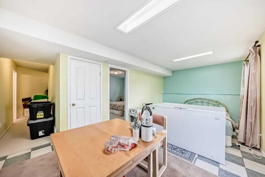 264 Hawkmount Close Calgary AB T3G 3Z4