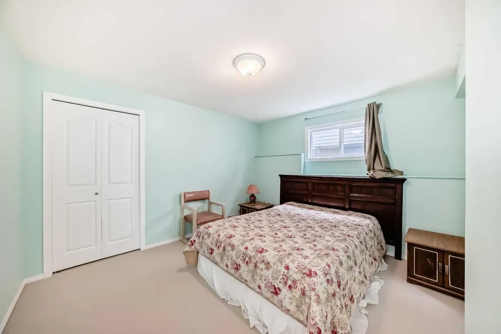 264 Hawkmount Close Calgary AB T3G 3Z4