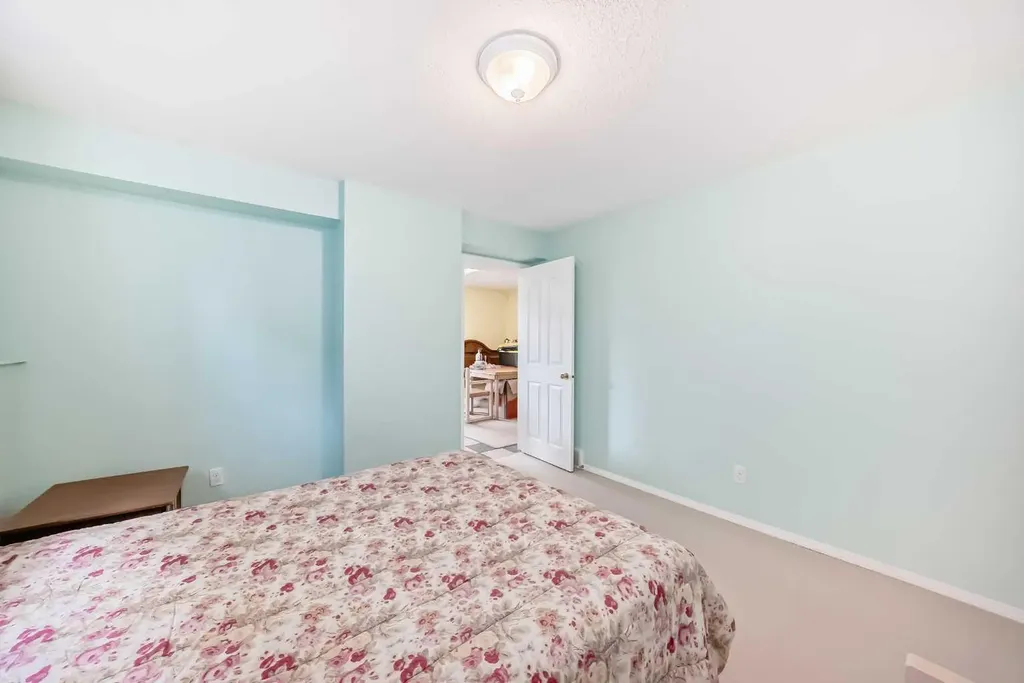 264 Hawkmount Close Calgary AB T3G 3Z4