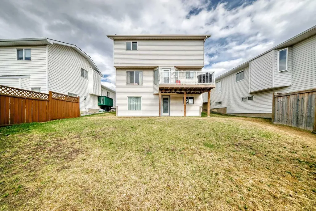 264 Hawkmount Close Calgary AB T3G 3Z4