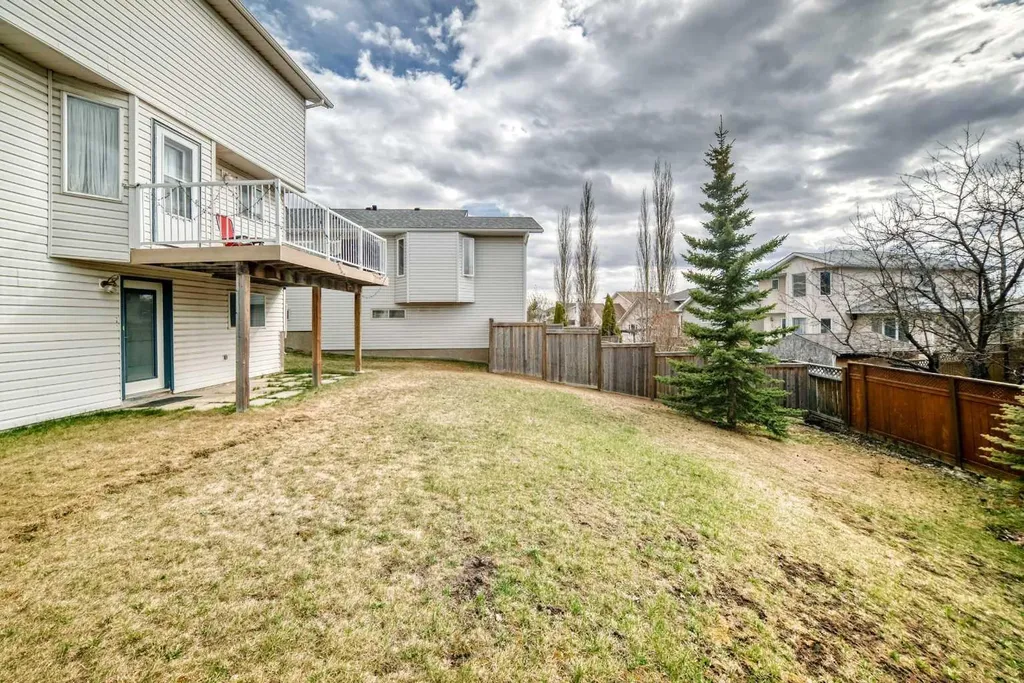 264 Hawkmount Close Calgary AB T3G 3Z4