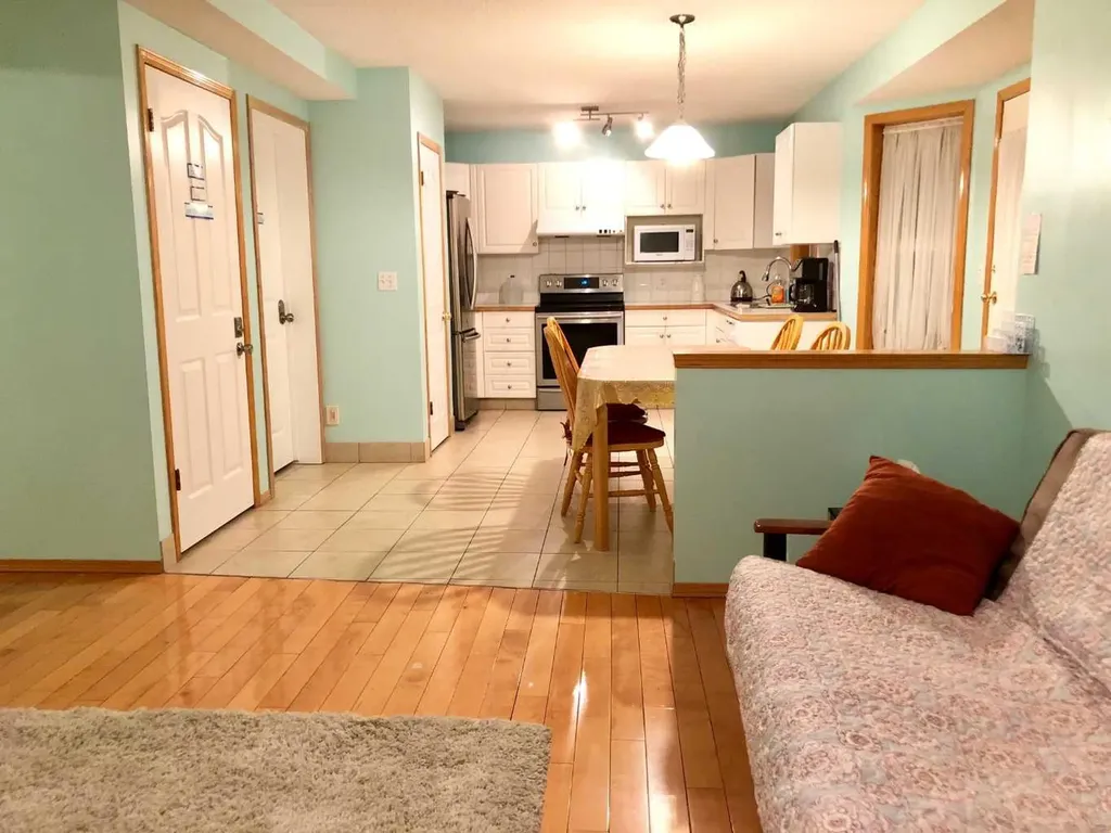 264 Hawkmount Close Calgary AB T3G 3Z4