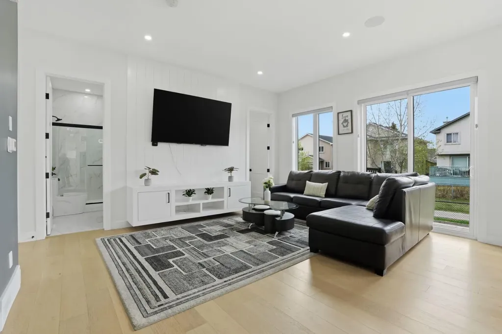 57 Harvest Hills Manor NE Calgary AB T3K 2L7
