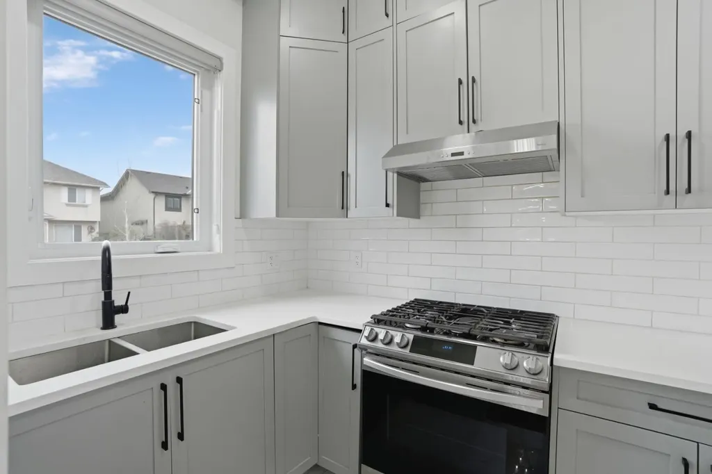 57 Harvest Hills Manor NE Calgary AB T3K 2L7