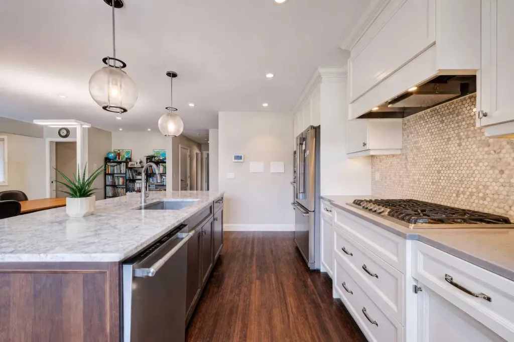 2940 Blakiston Drive NW Calgary AB T2L 1L6