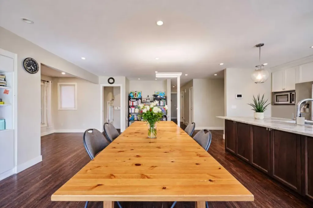 2940 Blakiston Drive NW Calgary AB T2L 1L6