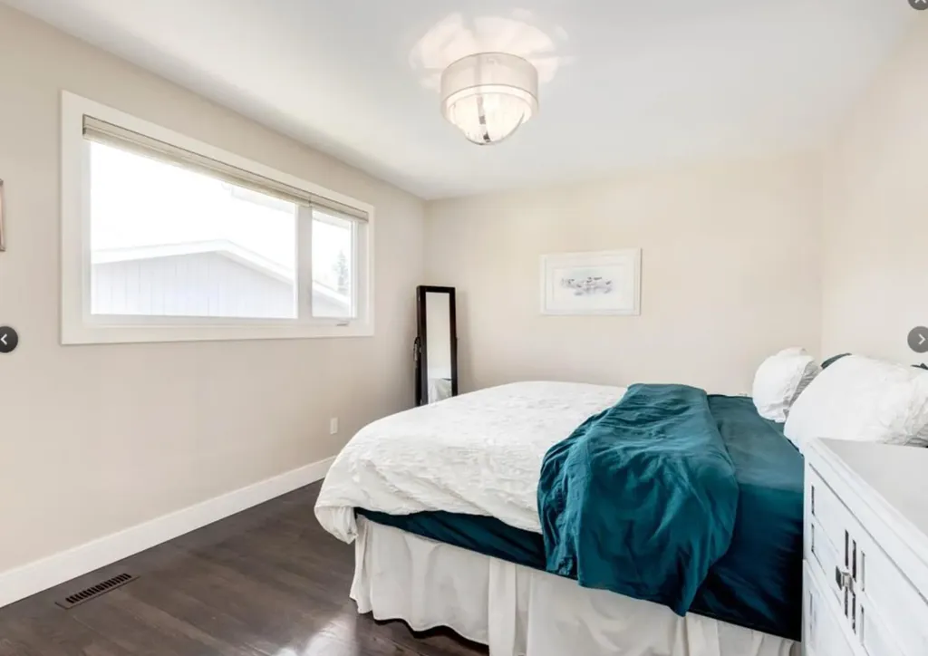 2940 Blakiston Drive NW Calgary AB T2L 1L6