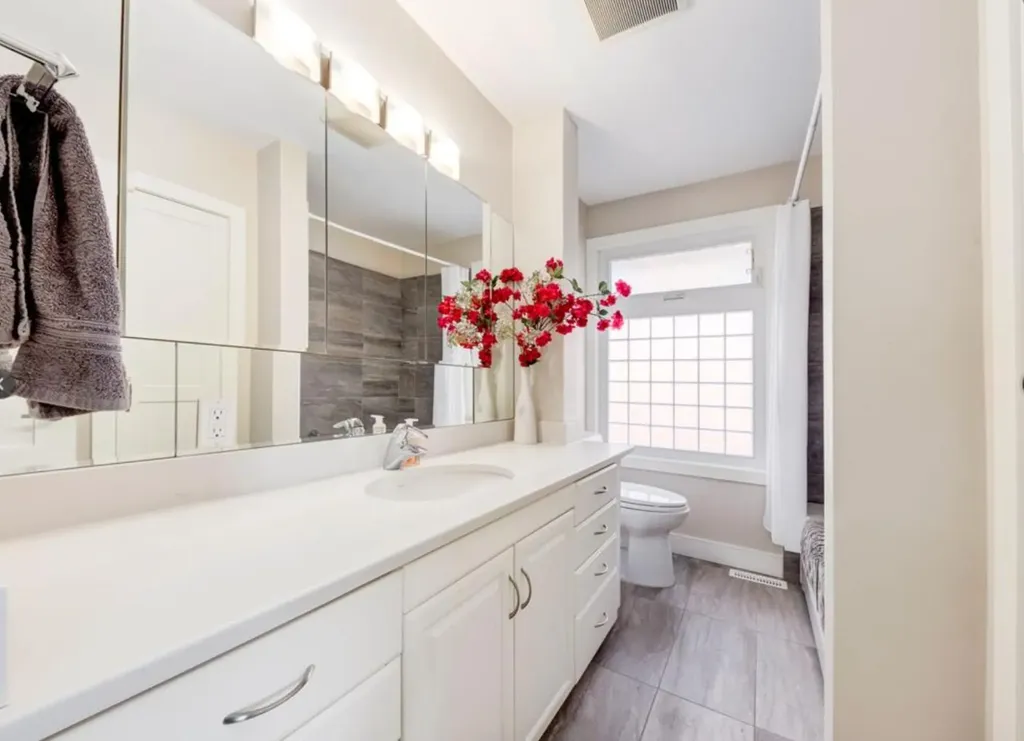 2940 Blakiston Drive NW Calgary AB T2L 1L6