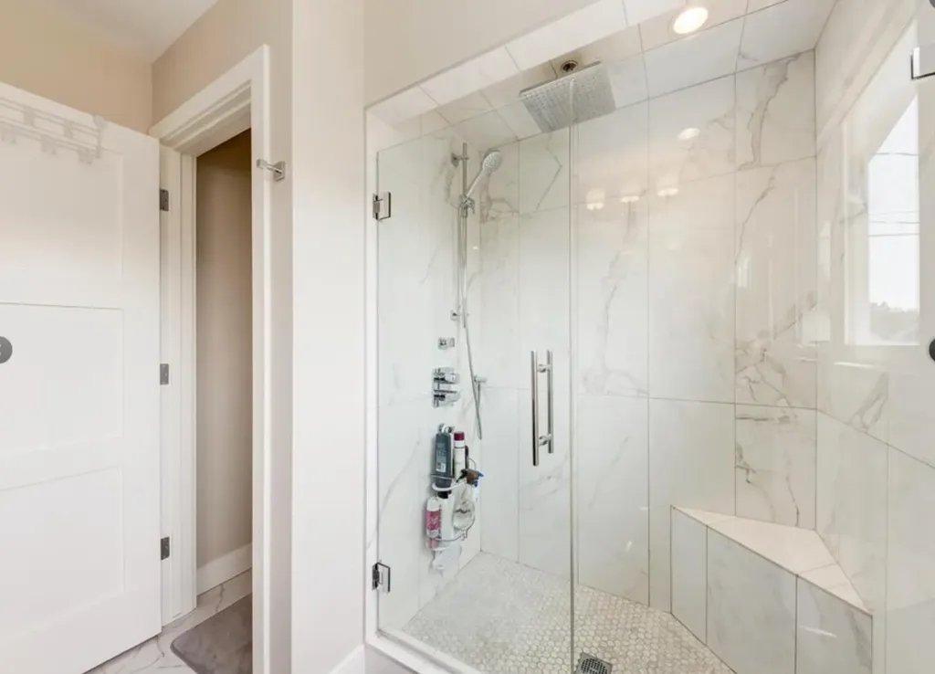 2940 Blakiston Drive NW Calgary AB T2L 1L6