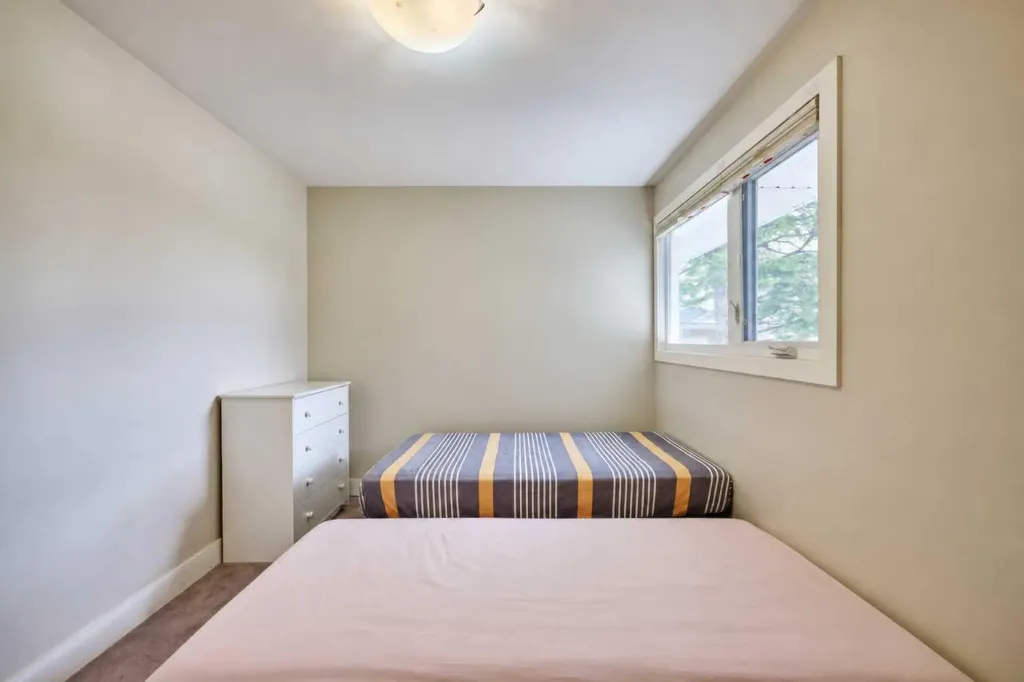 2940 Blakiston Drive NW Calgary AB T2L 1L6