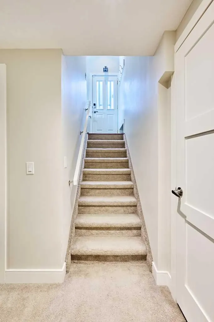 2940 Blakiston Drive NW Calgary AB T2L 1L6