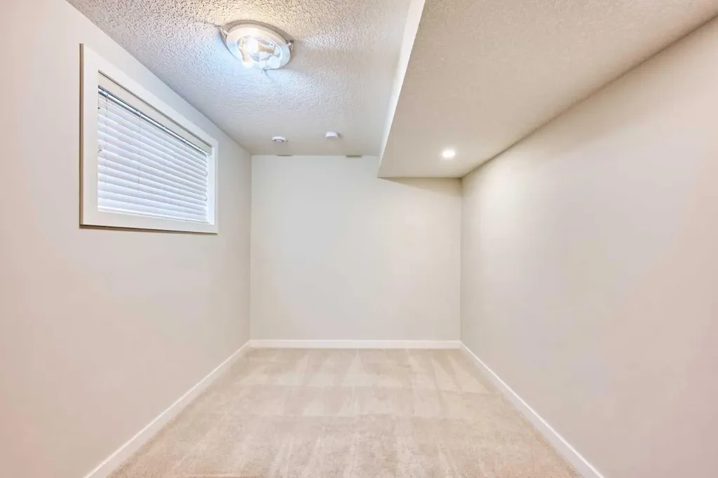 2940 Blakiston Drive NW Calgary AB T2L 1L6