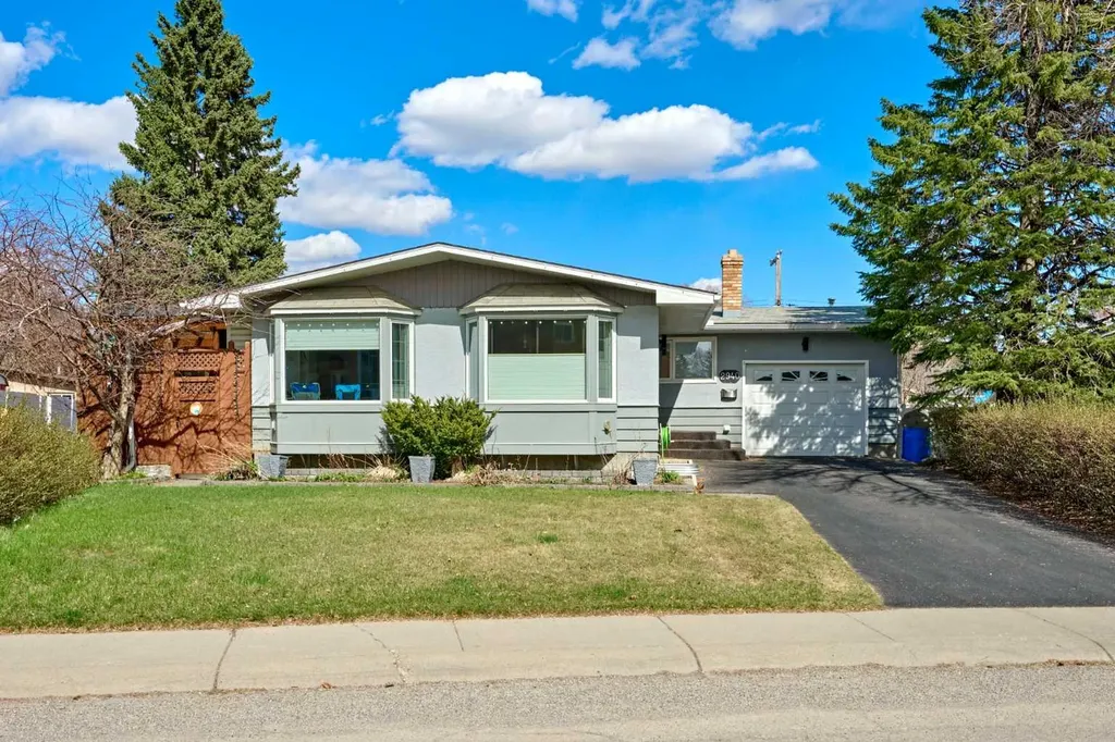 2940 Blakiston Drive NW Calgary AB T2L 1L6