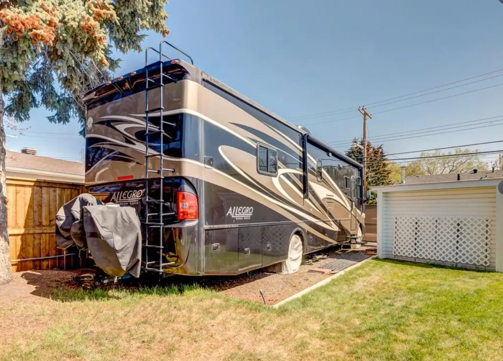 2940 Blakiston Drive NW Calgary AB T2L 1L6