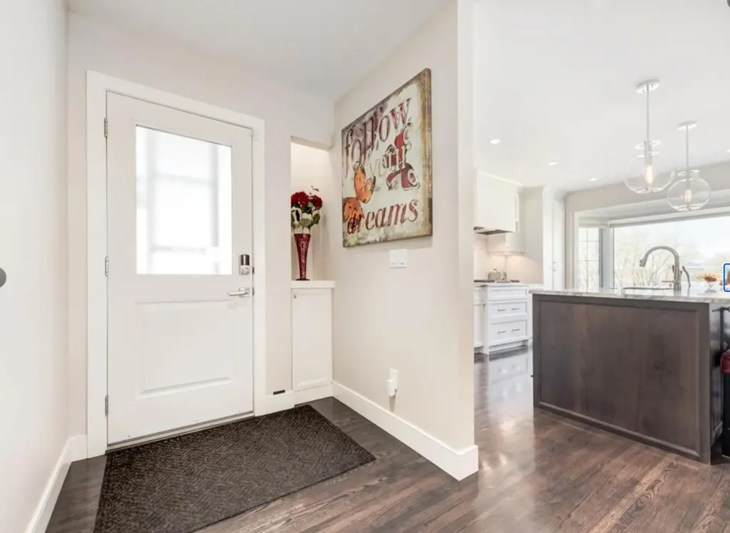 2940 Blakiston Drive NW Calgary AB T2L 1L6