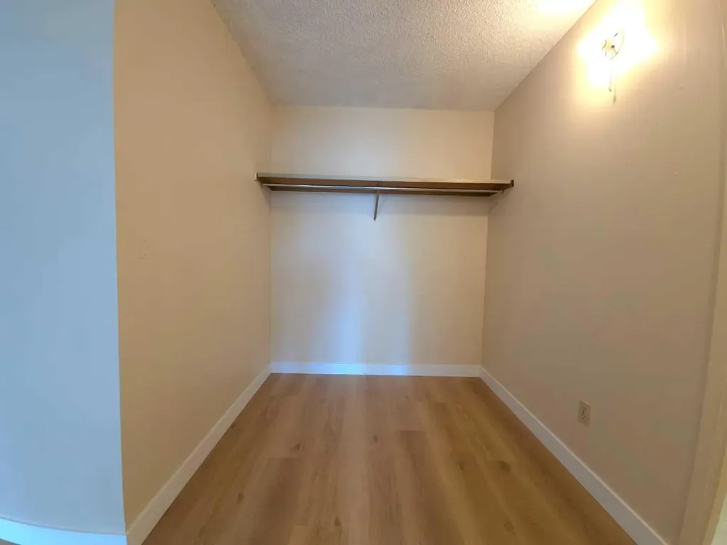 221 6 Avenue SE Calgary AB T2G4Z9