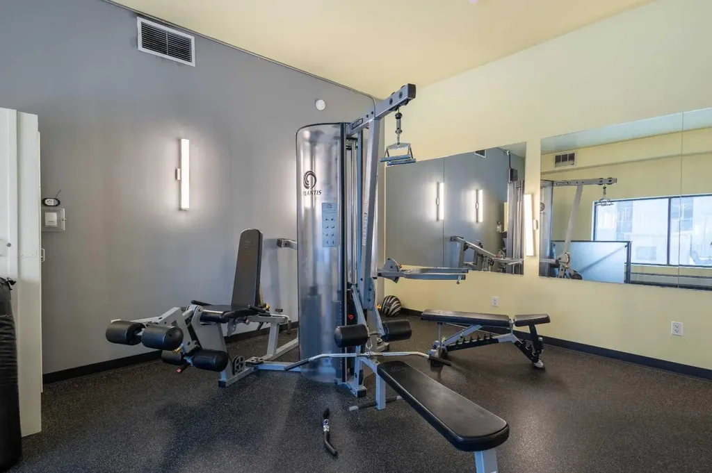 221 6 Avenue SE Calgary AB T2G4Z9