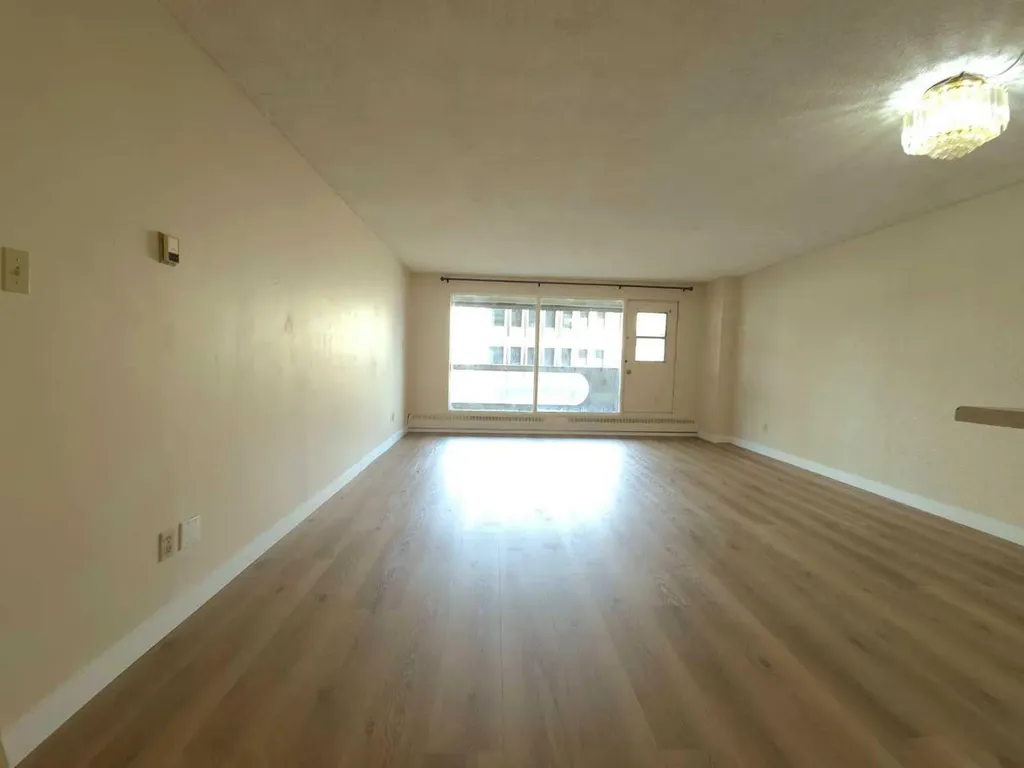 221 6 Avenue SE Calgary AB T2G4Z9