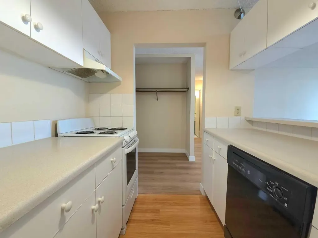 221 6 Avenue SE Calgary AB T2G4Z9