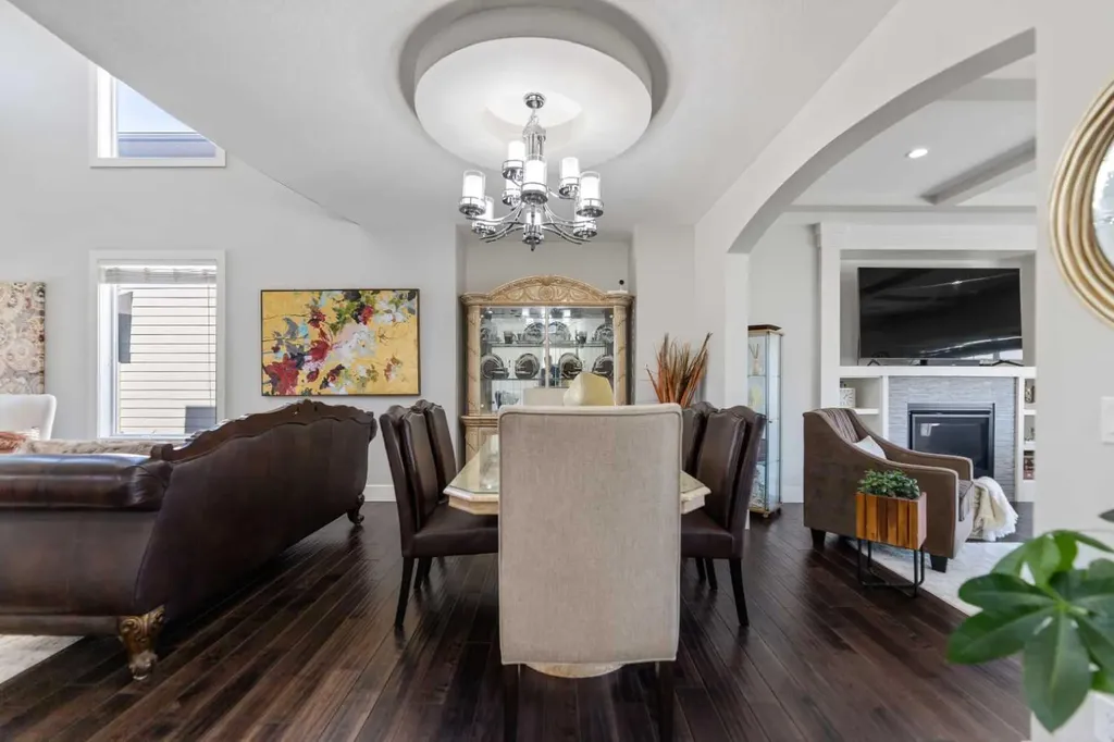 125 Kinniburgh Loop Chestermere AB T1X 0T9