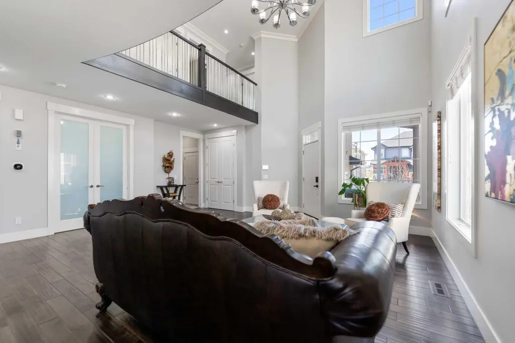 125 Kinniburgh Loop Chestermere AB T1X 0T9