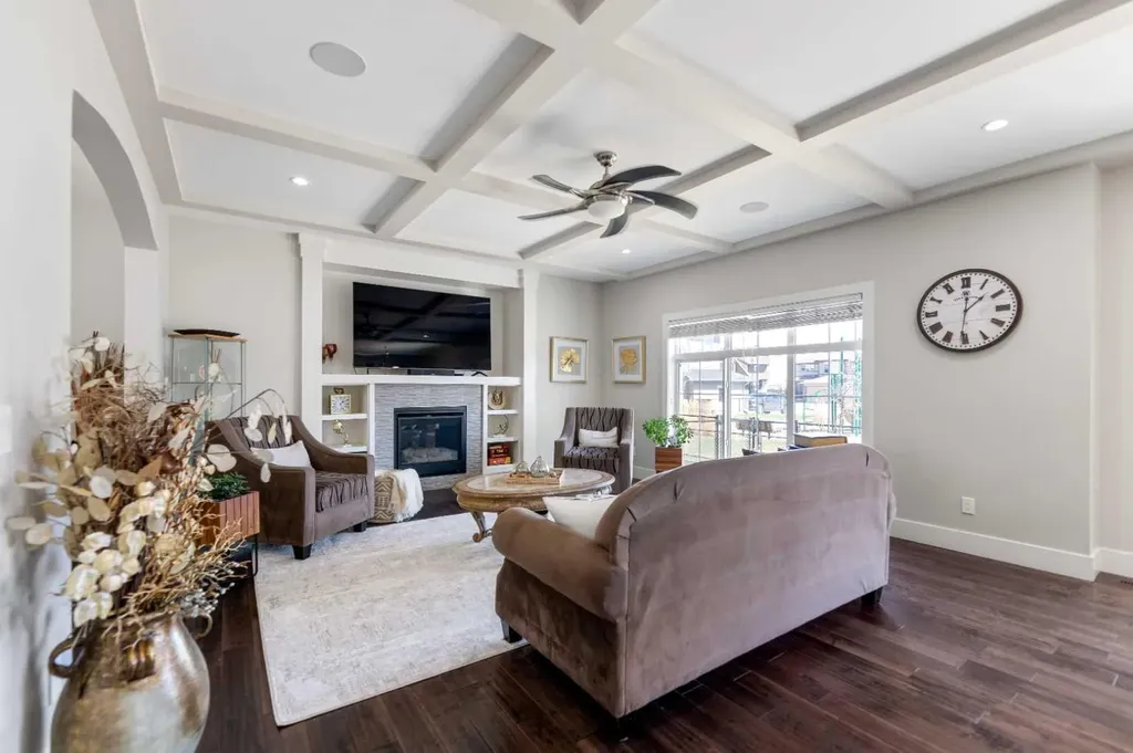 125 Kinniburgh Loop Chestermere AB T1X 0T9