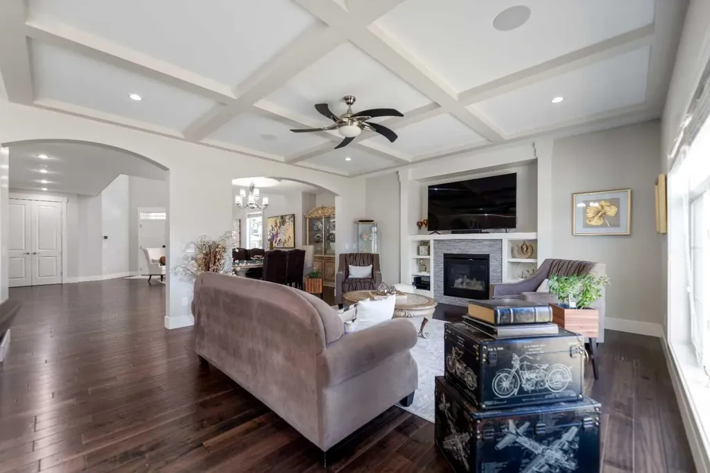 125 Kinniburgh Loop Chestermere AB T1X 0T9