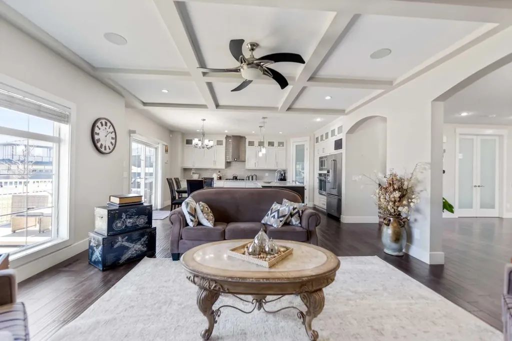 125 Kinniburgh Loop Chestermere AB T1X 0T9