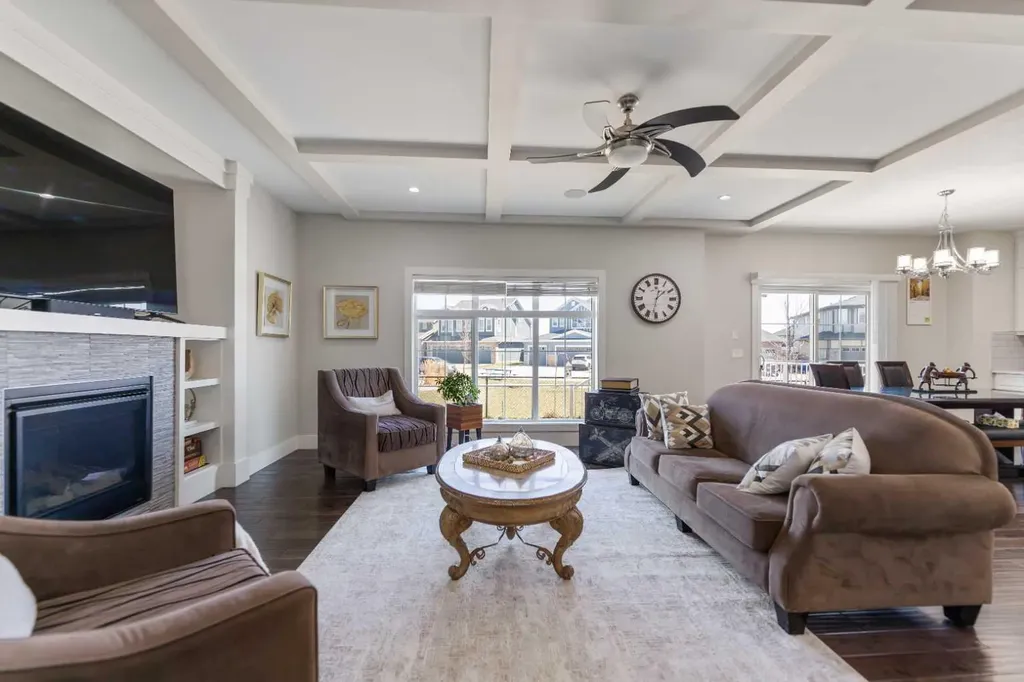 125 Kinniburgh Loop Chestermere AB T1X 0T9