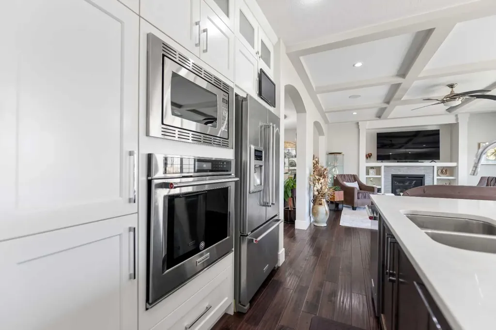 125 Kinniburgh Loop Chestermere AB T1X 0T9