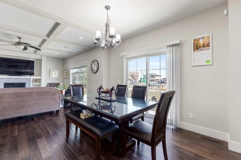 125 Kinniburgh Loop Chestermere AB T1X 0T9