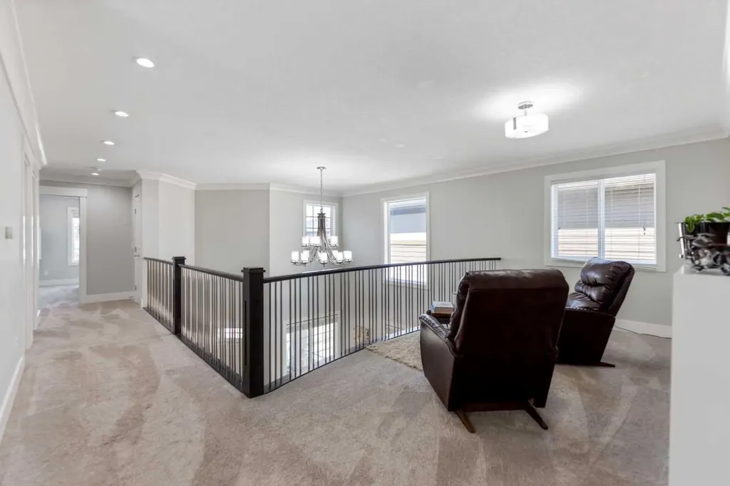 125 Kinniburgh Loop Chestermere AB T1X 0T9